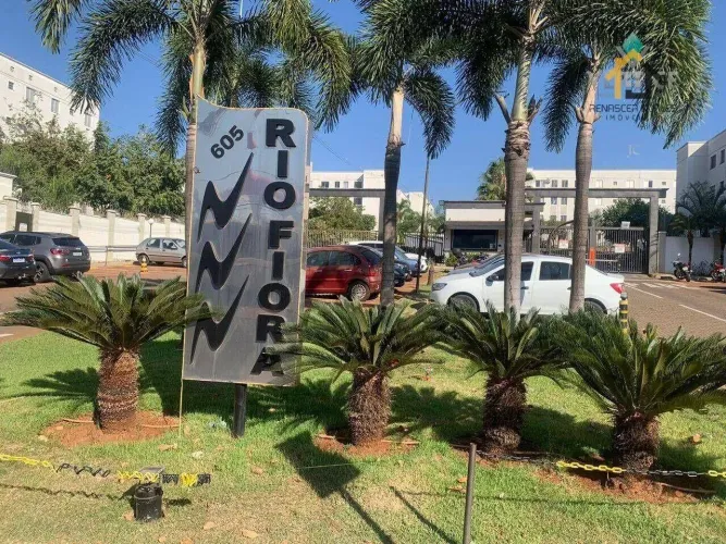 Apartamento mobiliado com 2 quartos à venda, 70 m² por R$ 241.500 - Edifício Rio Fiora - S