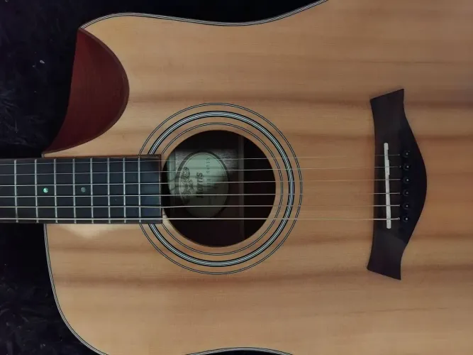 Violão Morris Folk Cutaway - Japonês | Spruce + Mogno | Captação XLR e P10