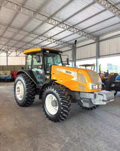 Trator Valtra BM125 2012/12 - Entrada 10%