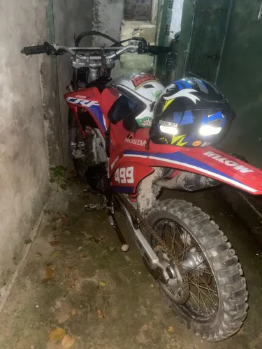 CRF 250F PARA VENDER ANO 2024 DOCUMENTOS EM MÃOS TODA REVISADA!! 