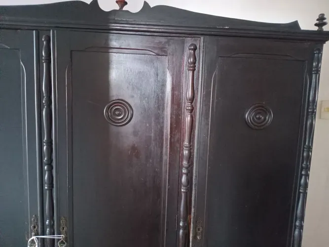 Guarda-roupa madeira 