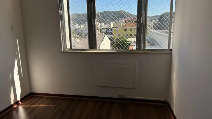 Imóvel para aluguel com 72 m2 com 2 qtos em Vila Isabel - Rio de Janeiro - RJ, a 3 quadra