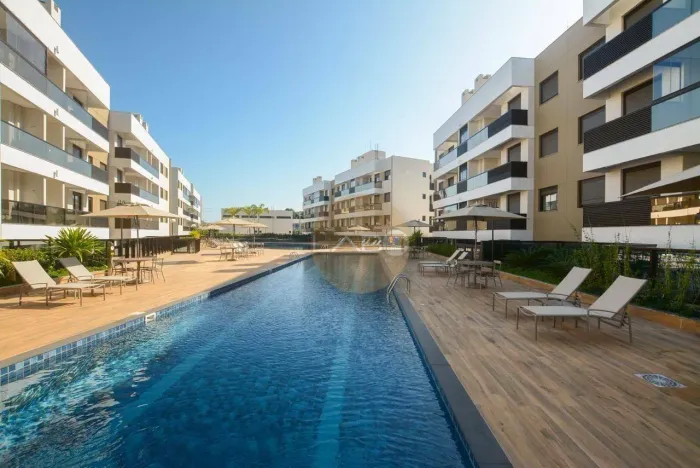 Apartamento 2 dormitórios sendo 1 suíte a 100 metros do mar