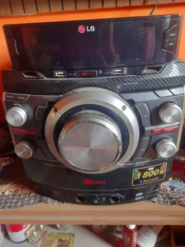 Vendo um som Lg 1800 rms 