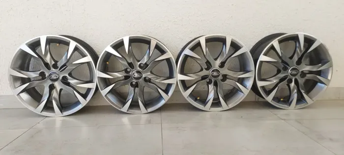 RODAS ARO 15 SCORRO S215 FORD
