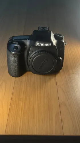 Canon 80D em ótimo estado