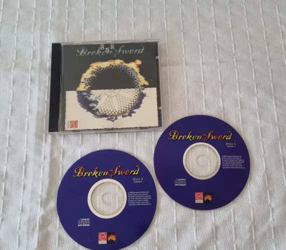 Antigo Jogo para PC - Broken Sword: The Shadow of the Templars Edição 1996