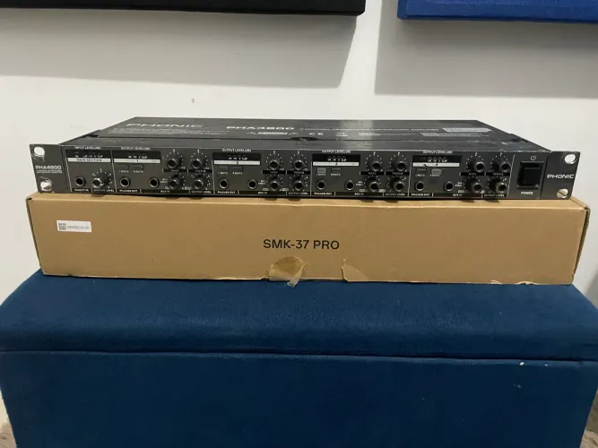 Amplificador de fones phonic PHA 4800