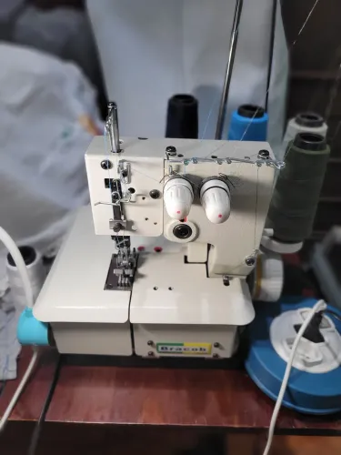 Galoneira semi-industrial BC 2600 Braços seminova 110 V sem móvel de madeira pouco uso