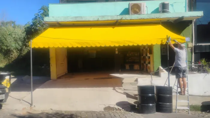 Toldo retrátil