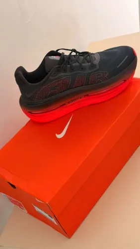 Tênis NIKE VOMERO PREMIUM