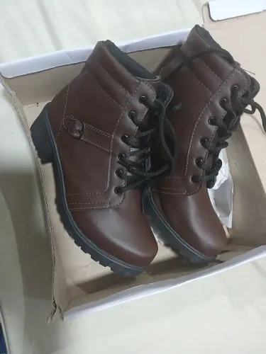 Bota Cor Café Tamanho 38 forma pequena