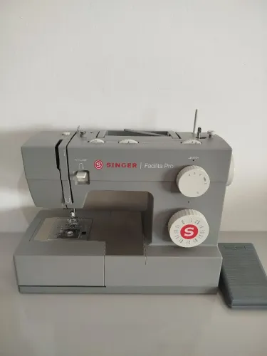 Máquina Singer 4423