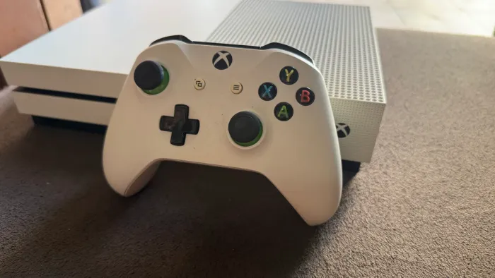 Xbox one s 1tb ssd