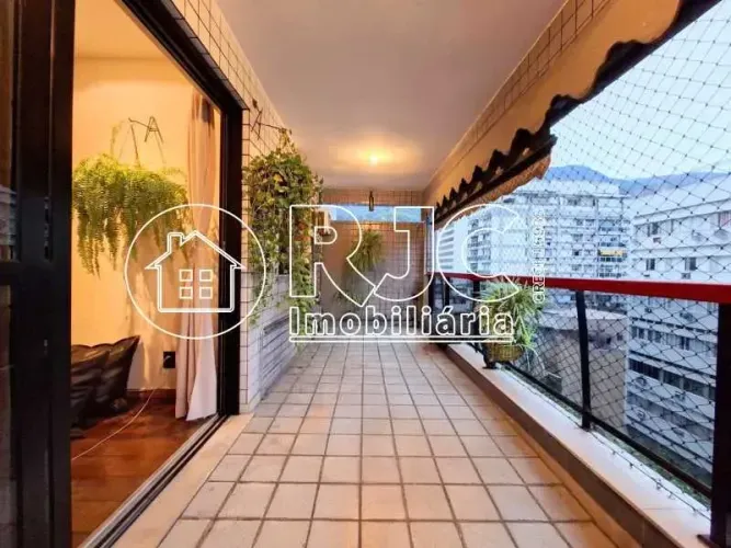 Rua Itacuruça, localização privilegiada, frontal ao metrô
