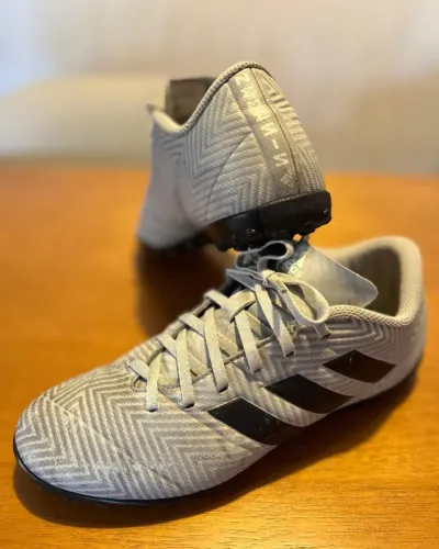Chuteira Society Adidas Nemeziz 18.4 TF - Cinza+Preto