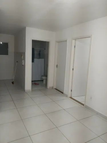 Alugo quarto em apartamento. 