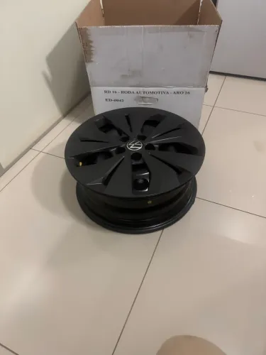 Jogo rodas de ferro e calotas originais VW Nivus