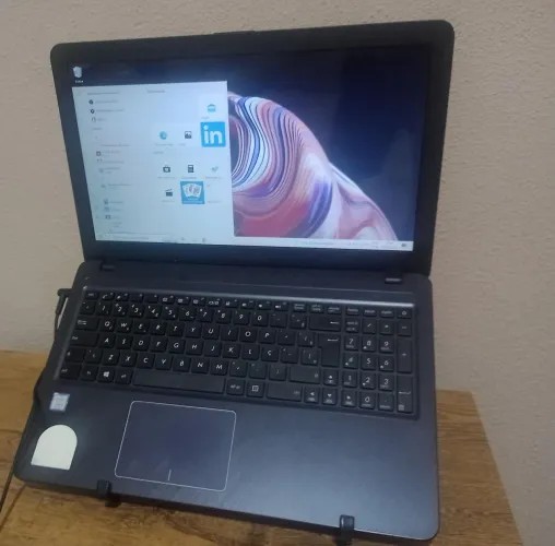 Notebook Asus i3 7°Ger - SSD 120GB - 4GB de memória