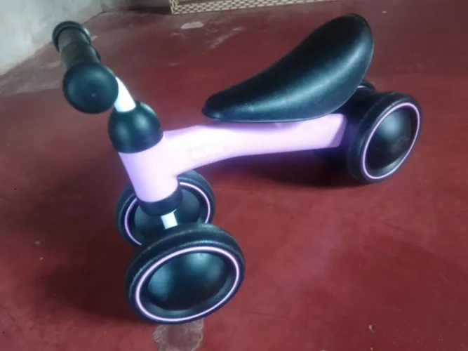 Vendo bicicleta de equilíbrio 