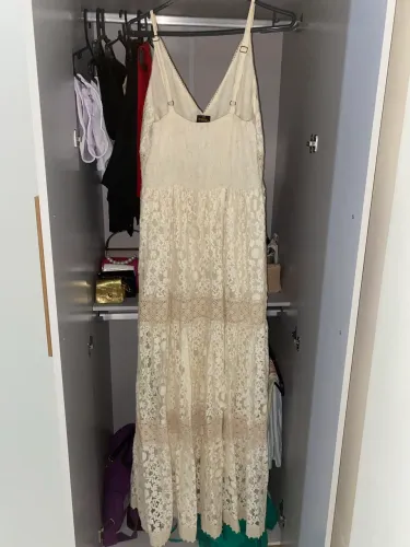 Vestido longo de renda