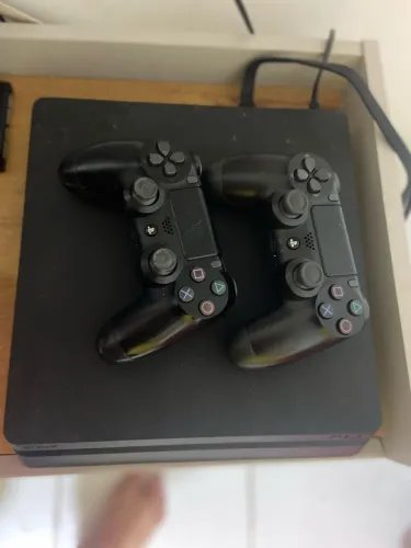 PS4 + 2 Controles + 5 Jogos