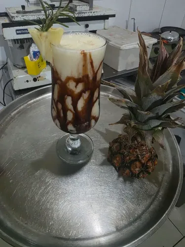 Garçom ou garconete ,periperi, a noite