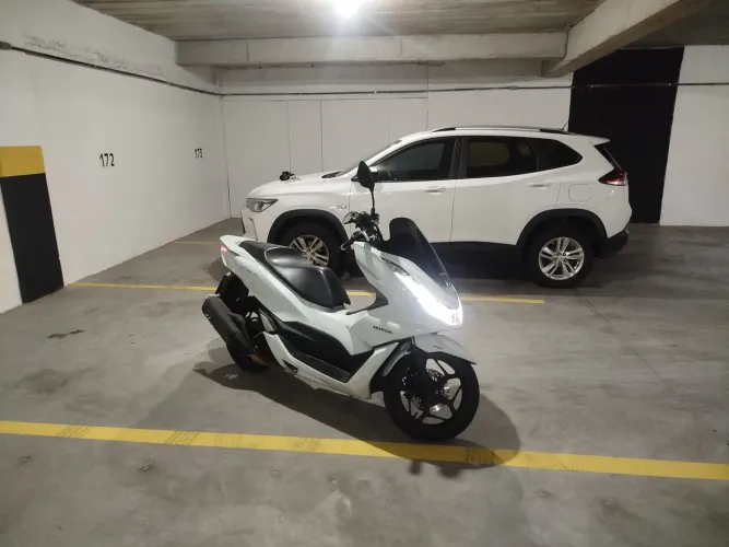 PCX 160 ABS 2023 BRANCA, CONSERVADA E PRONTA PARA RODAR