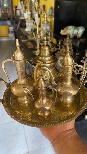 Kit de bandeja e bule em bronze