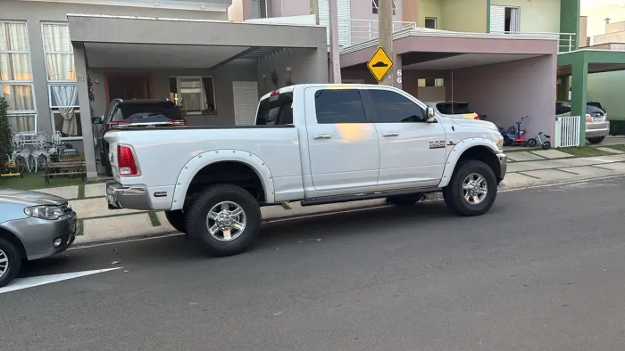 Dodge Ram 2500 Laie 6.7 TDI CD 4X4 Dies 2012