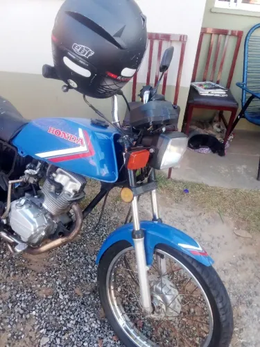 Vendo moto em ótimo estado 