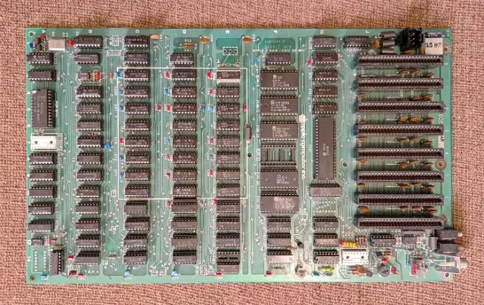 Placa Mãe Apple II Plus Original c/ 48KB ram ( ][+ ) EUA - Ruim / Para Conserto