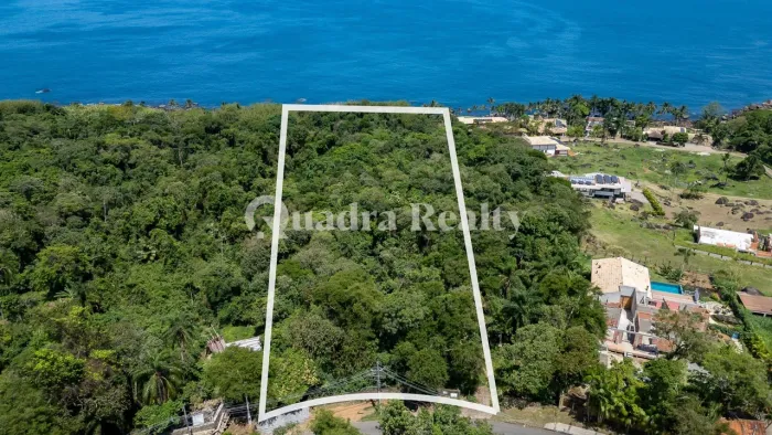 Terreno costeiro em Ilhabela