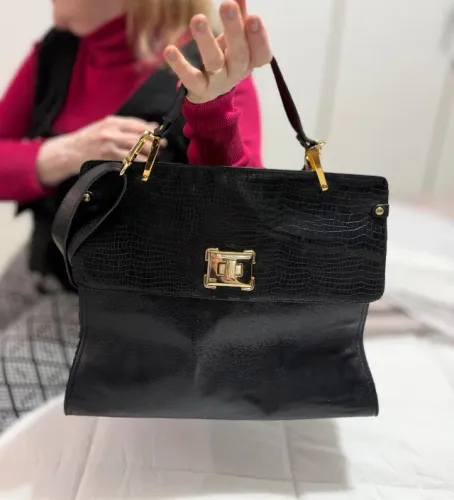 Bolsa de couro legítimo Smartbag preta com alça transversal