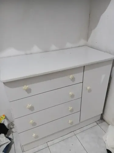 Cômoda usada