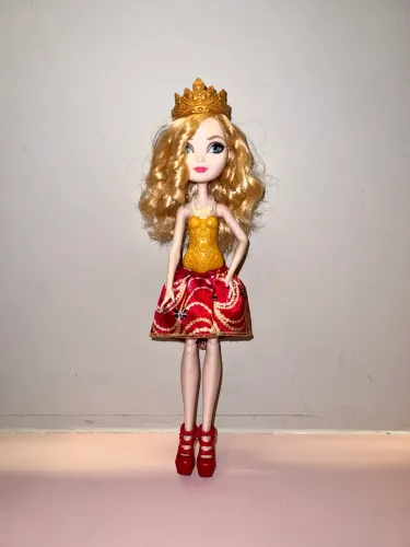 boneca ever after high apple white 