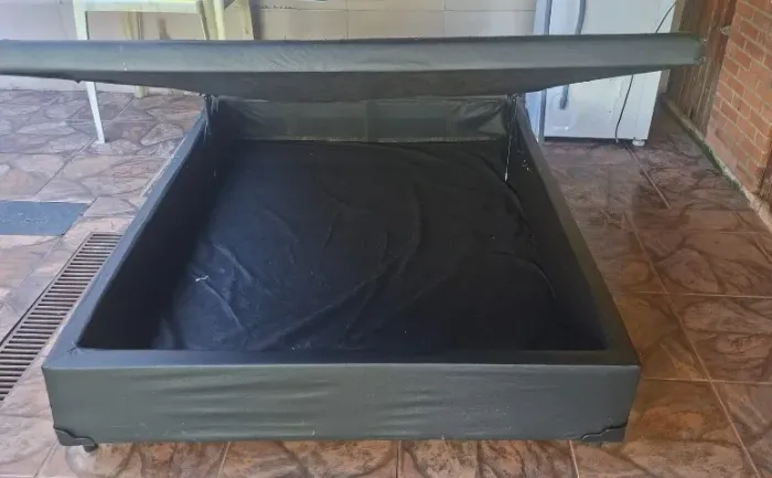 CAMA COM BAU E COLCHÃO ACEITO OFERTA
