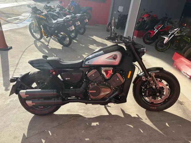 Moto SBM 600V