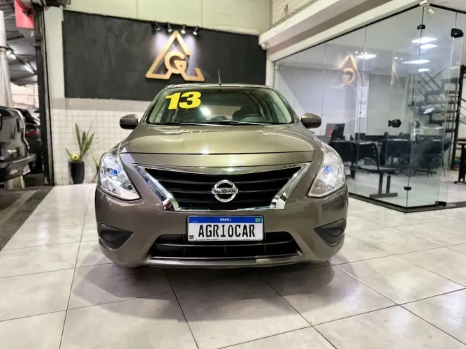 Nissan Versa SV 1.6 16V Flex Fuel 4P Mec. 2013