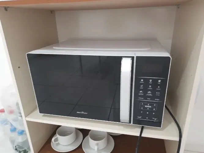 Micro-ondas Britânia 127v (menos de 1 ano de uso)