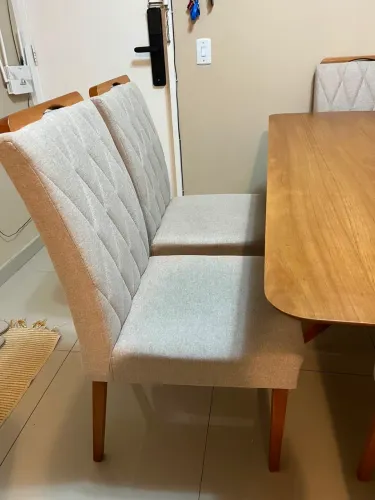 Mesa de jantar 6 lugares com cadeiras