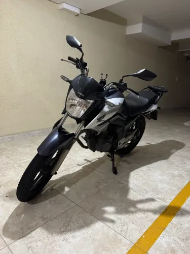 Titan 160
