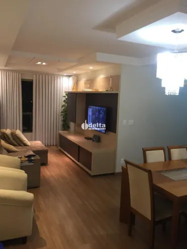 Apartamento próximo à UFU com 4 quartos sendo 1 suíte disponível para venda no bairro Sant