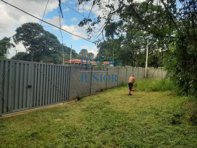 Chácara à venda em Itirapina-SP: 1 quarto, 1 sala, 1 banheiro e 100m² de área!