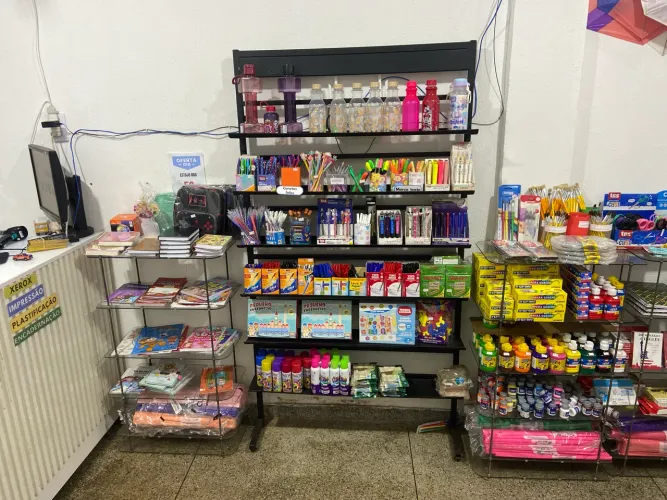 Estoque e móveis de papelaria 