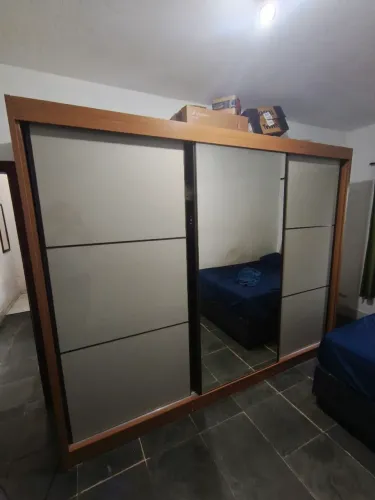 Guarda-Roupa Casal Miami com Espelho - 3 Portas e 6 Gavetas