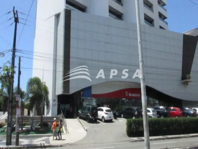 EXCELENTE SALA COMERCIAL COM BANHEIRO, EM LOCALIZAÇÃO PRIVILEGIADA, PRÓXIMA A BANCOS, REST