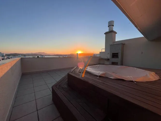 Cobertura com 4 dormitórios à venda, 210 m² por R$ 1.595.000,00 - Abraão - Florianópolis/S