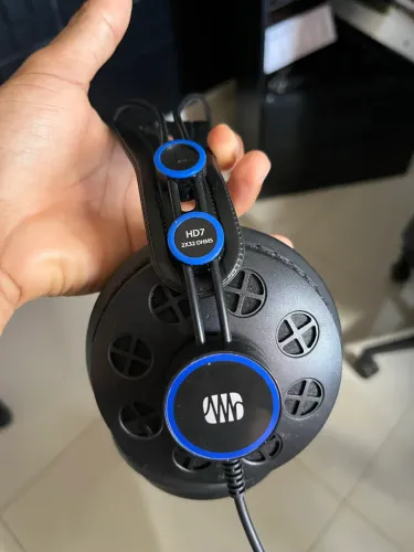 PreSonus Fones de ouvido de monitoramento profissional HD7