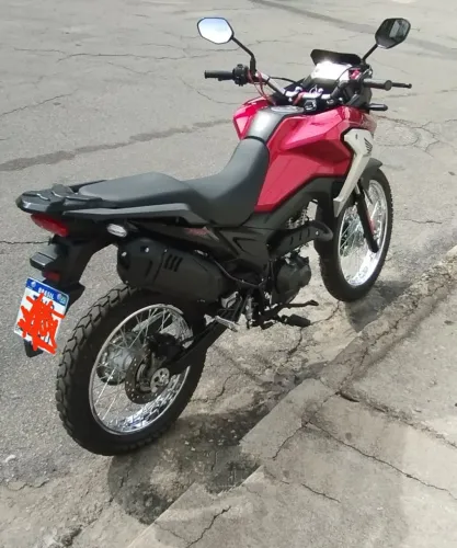 Vende-se XRE 190 adventure, em estado de nova